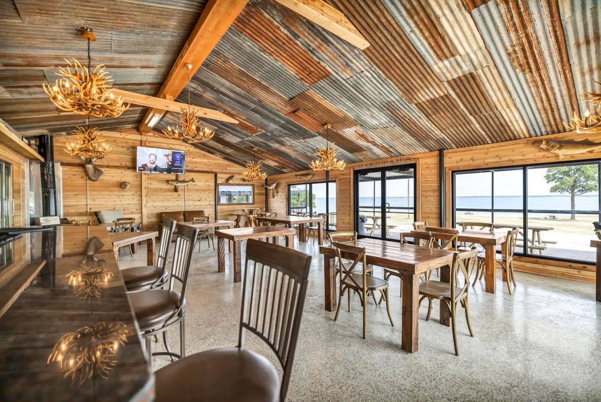 Shooky's On The Lake